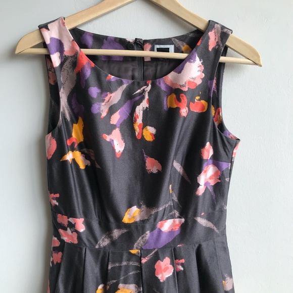 H&M Floral Sleaveless Pleated Dress with Pockets - Size 6 - Picture 5 of 8